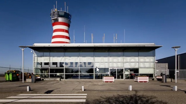 Lelystad Airport hoofdingang bezoekers