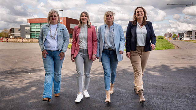 Op de foto van links naar rechts Nelleke Engeltjes, Melissa Brouwer, Marieke de Vries en Monique de Mul